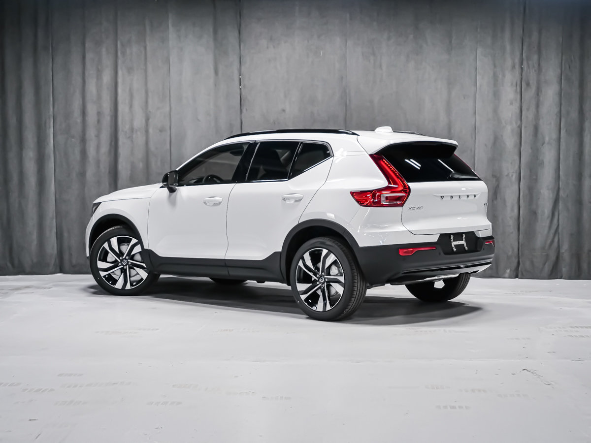 Volvo XC40 Plus (Dark Theme) 2026-4
