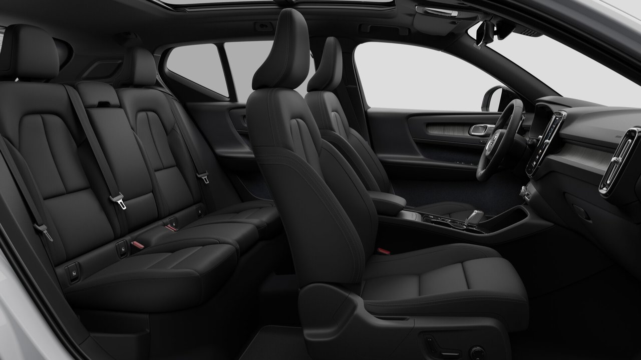 2026 Volvo XC40 Plus Dark Theme-12