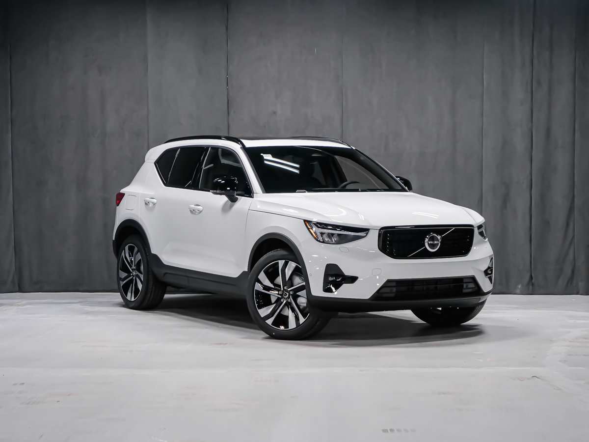 Volvo XC40 Plus (Dark Theme) 2026-1
