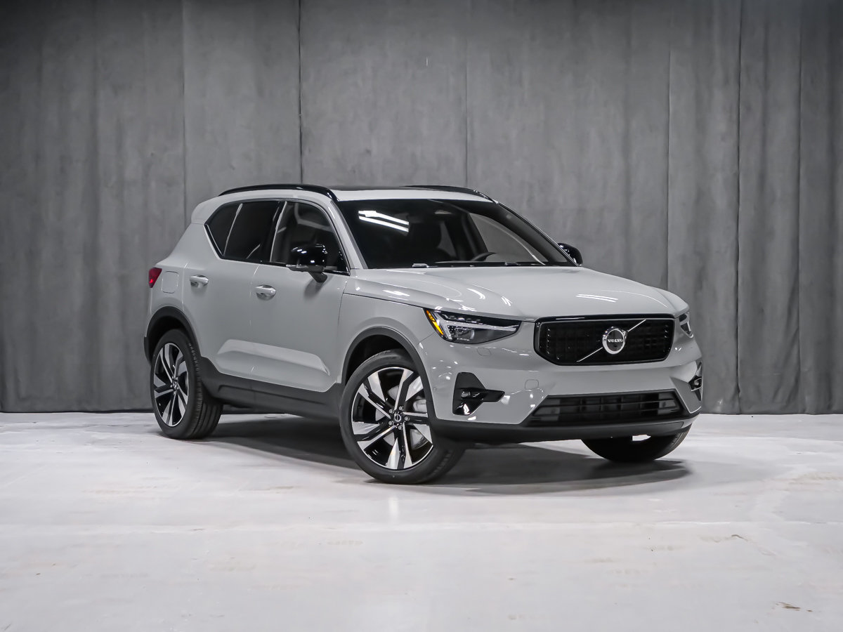 2026 Volvo XC40 Plus (Dark Theme)-1