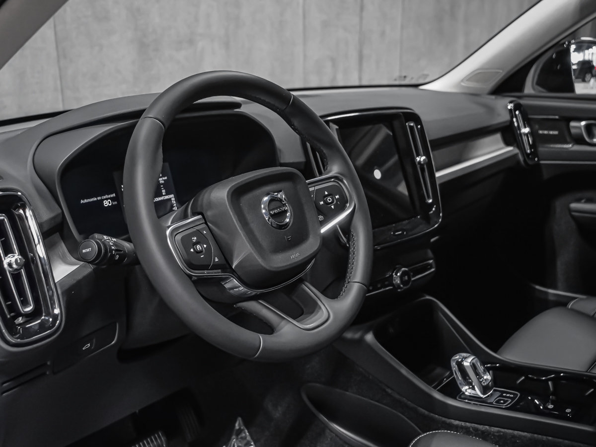 2026 Volvo XC40 Ultra (Dark Theme)-7