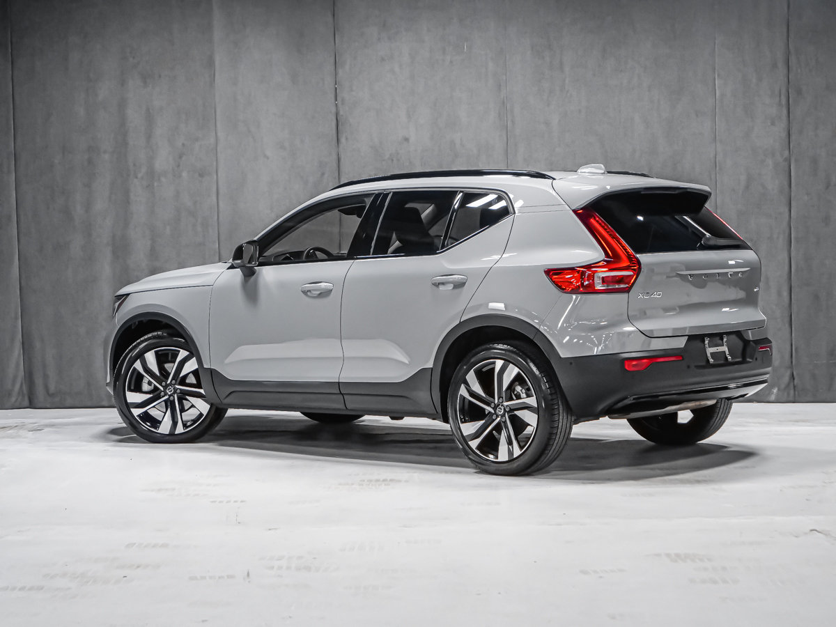 Volvo XC40 B5 ULTRA DARK HARMAN KARDON 2026-3
