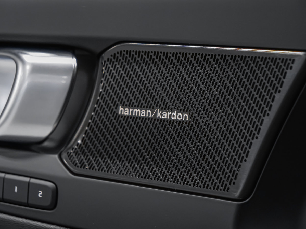 Volvo XC40 B5 ULTRA DARK HARMAN KARDON 2026-10