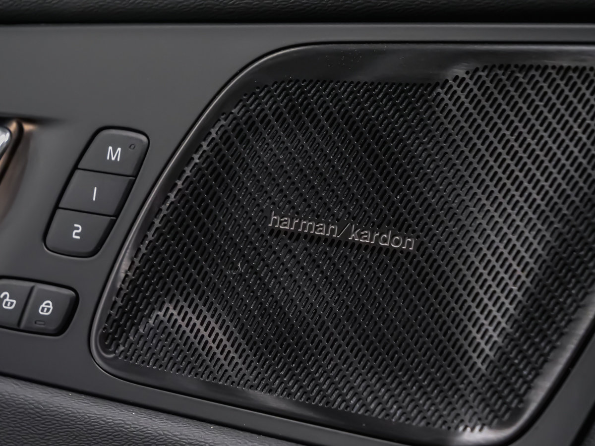 2025 Volvo XC60 Plug-in hybrid Ultra-11