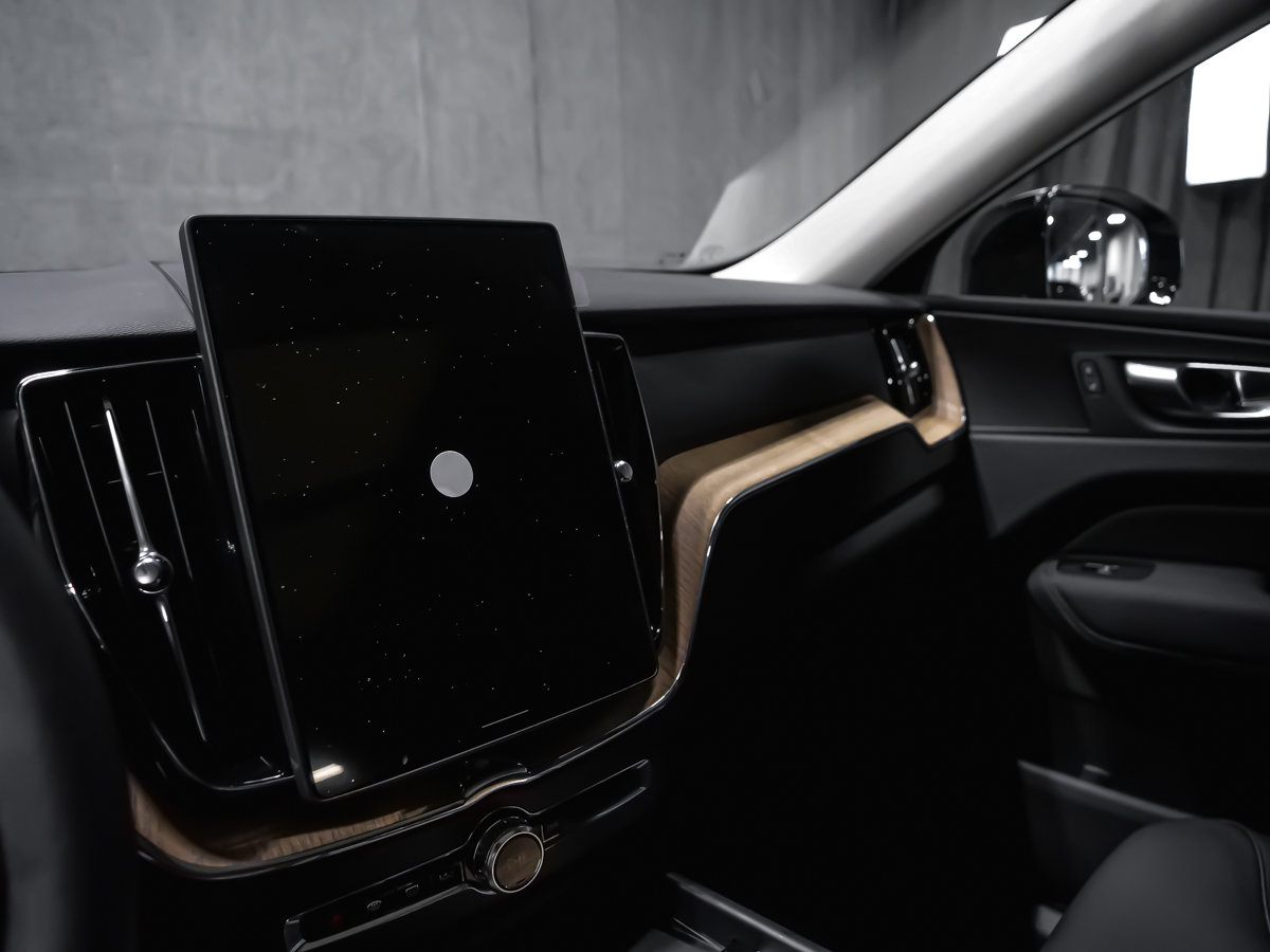 Volvo XC60 Plug-in hybrid Plus 2026-11