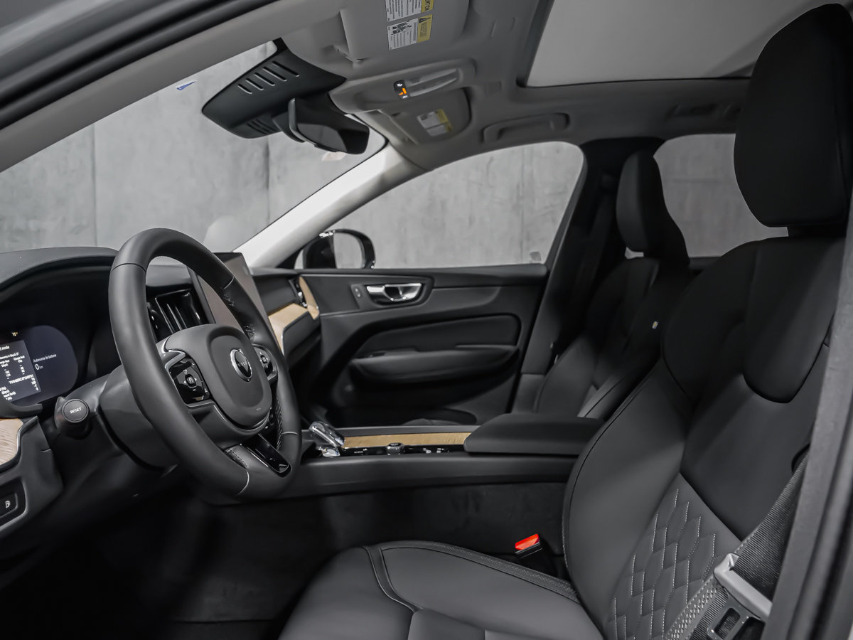 Volvo XC60 Plug-in hybrid Plus 2026-12