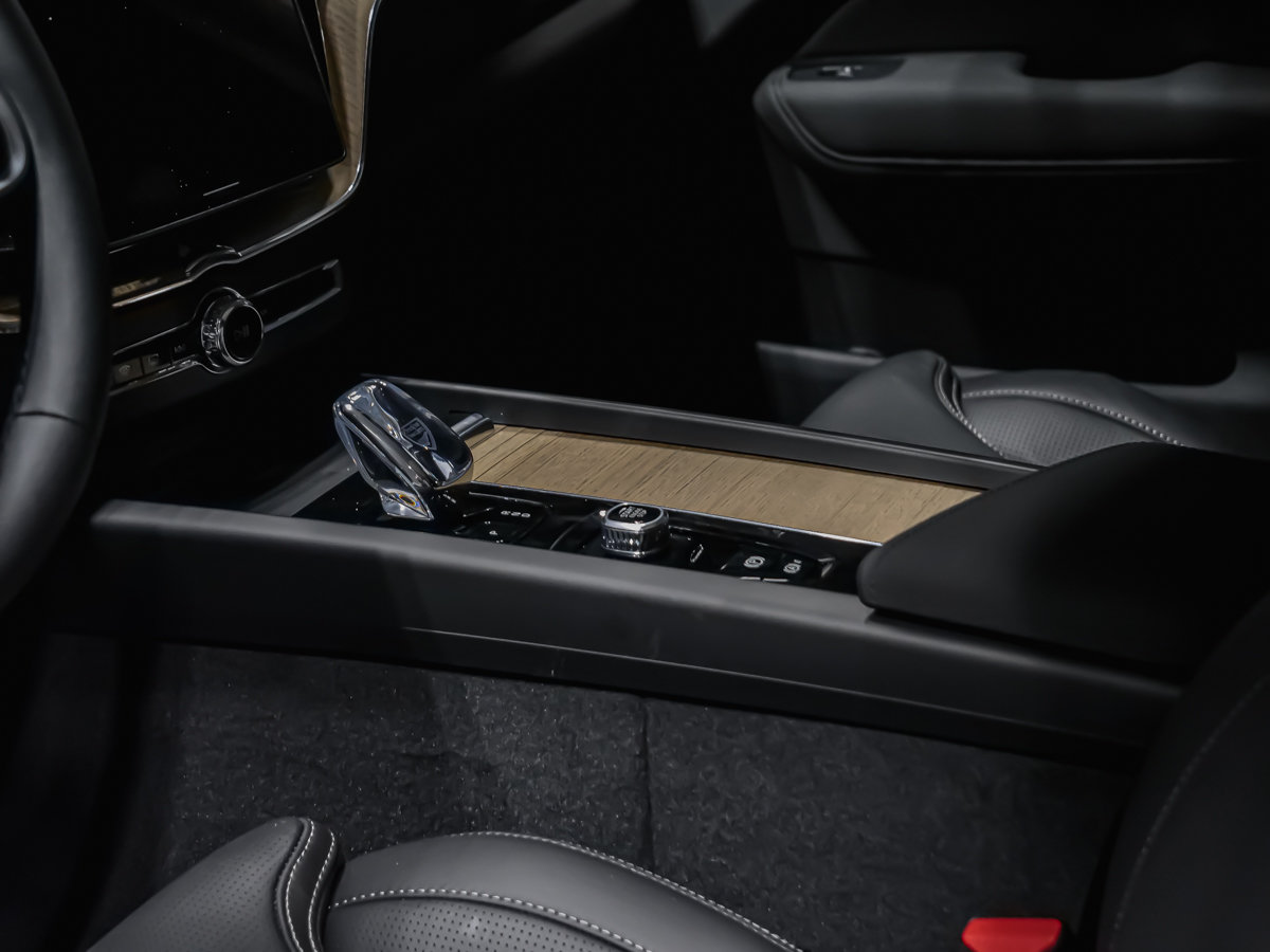 Volvo XC60 Plug-in hybrid Ultra 2026-7