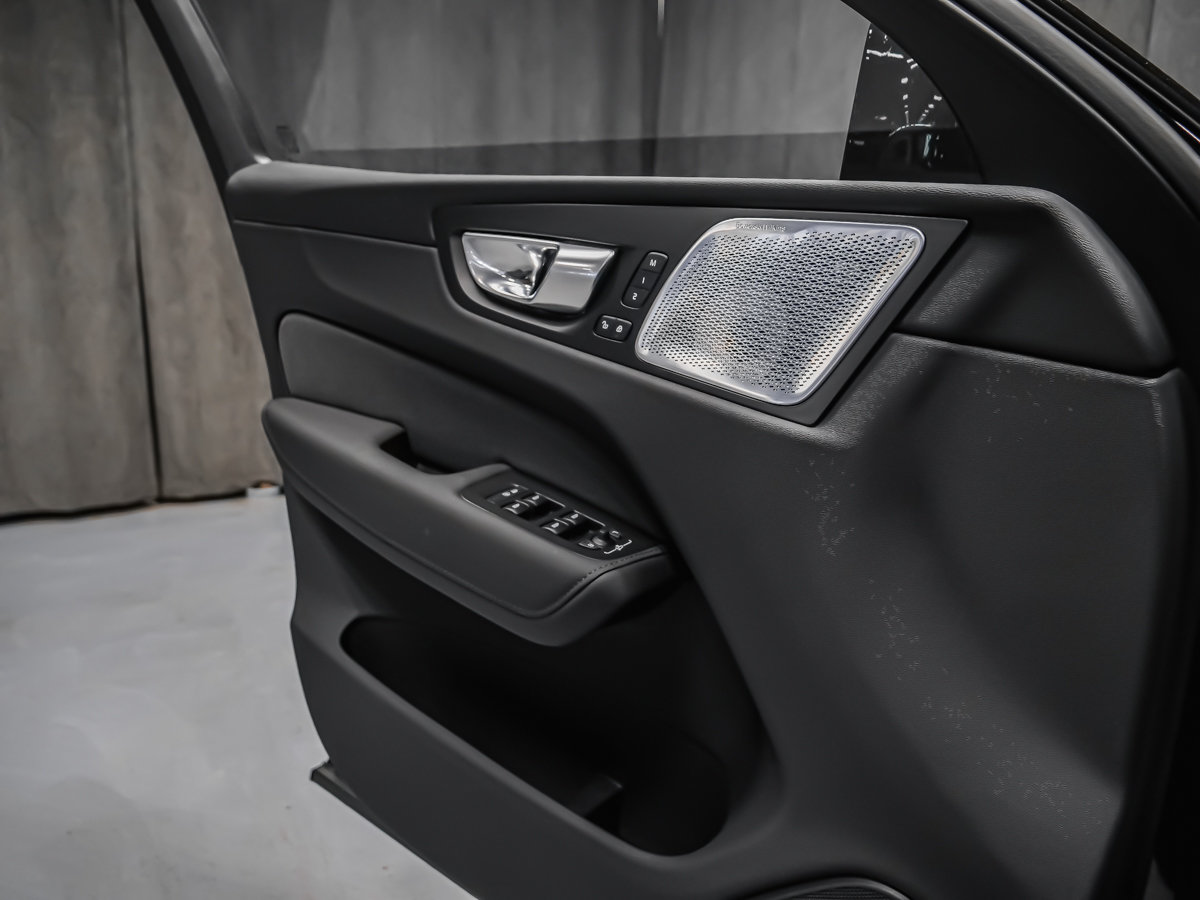 Volvo XC60 Plug-in hybrid Polestar Engineered 2026-10