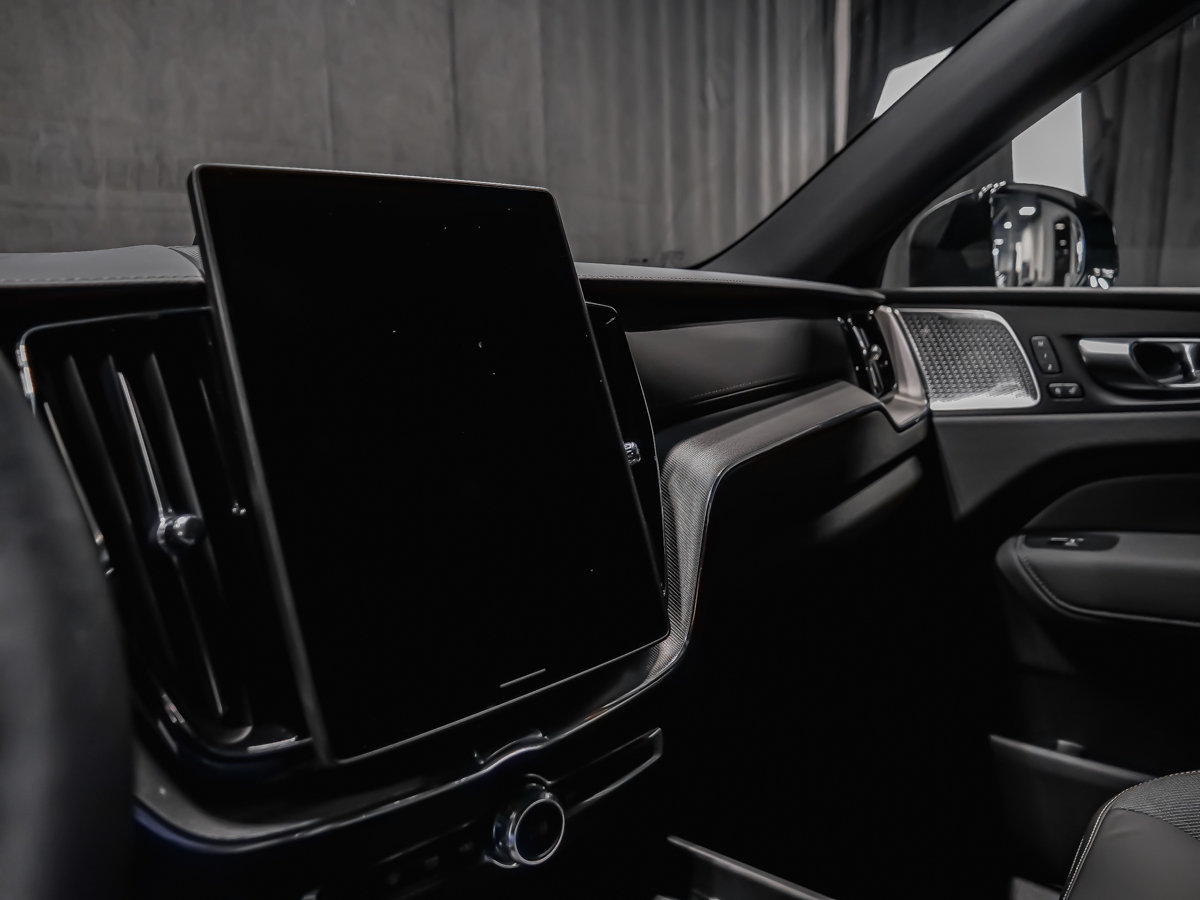 Volvo XC60 Plug-in hybrid Polestar Engineered 2026-13