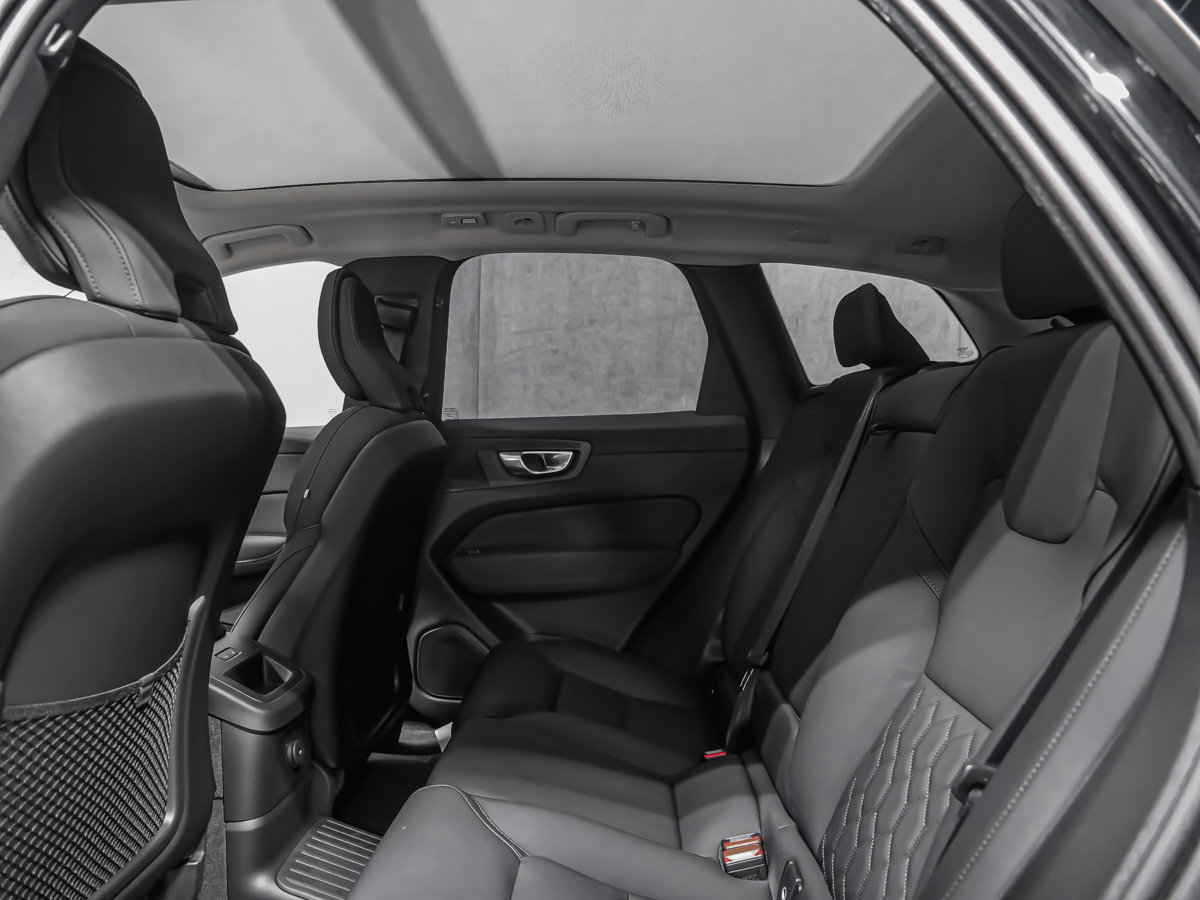 Volvo XC60 Plug-in hybrid Plus 2026-11