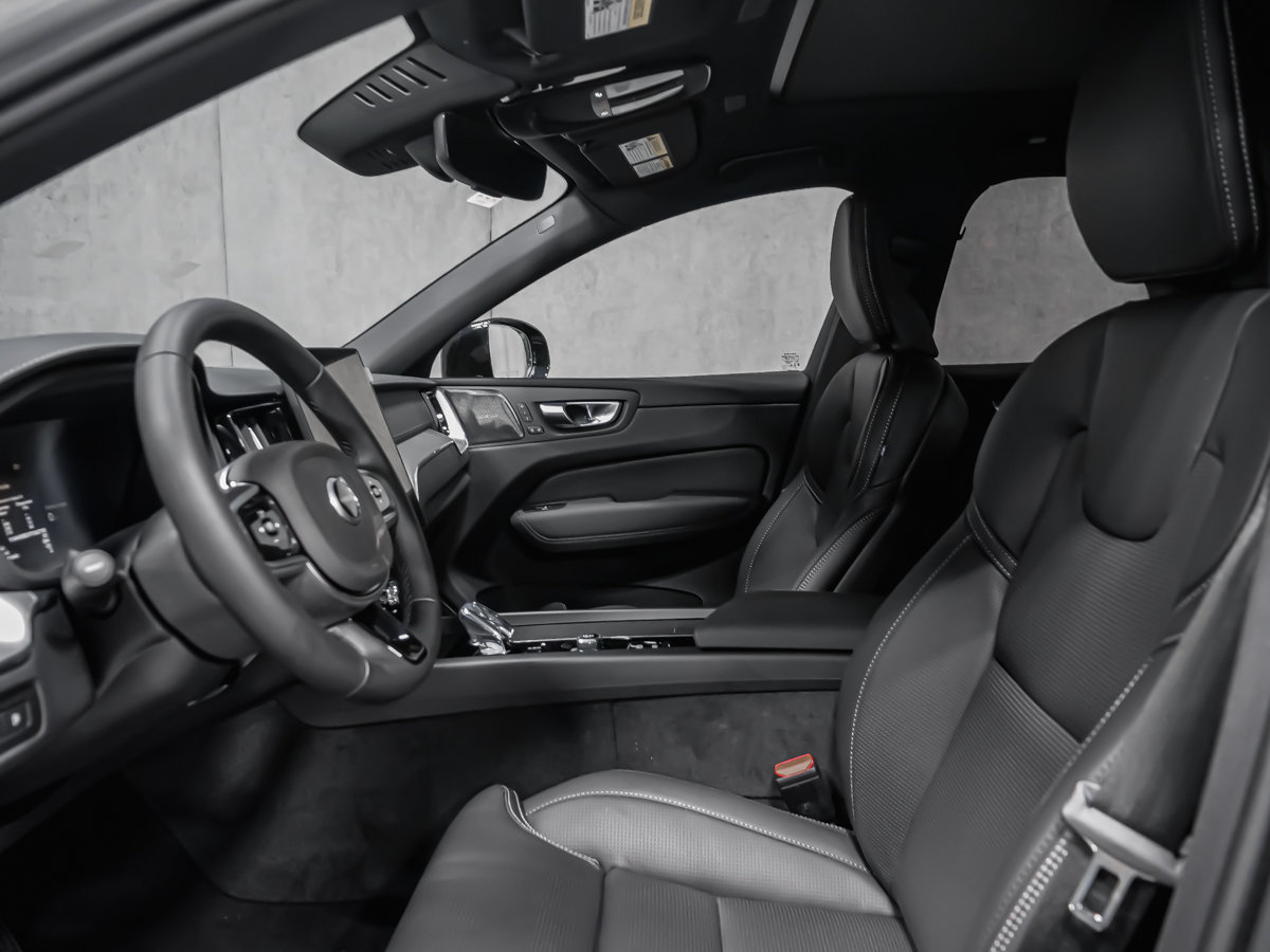 2026 Volvo XC60 Plug-in hybrid Ultra Black Edition-10
