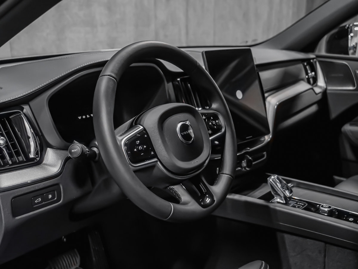 Volvo XC60 Plug-in hybrid Ultra Black Edition 2026-7