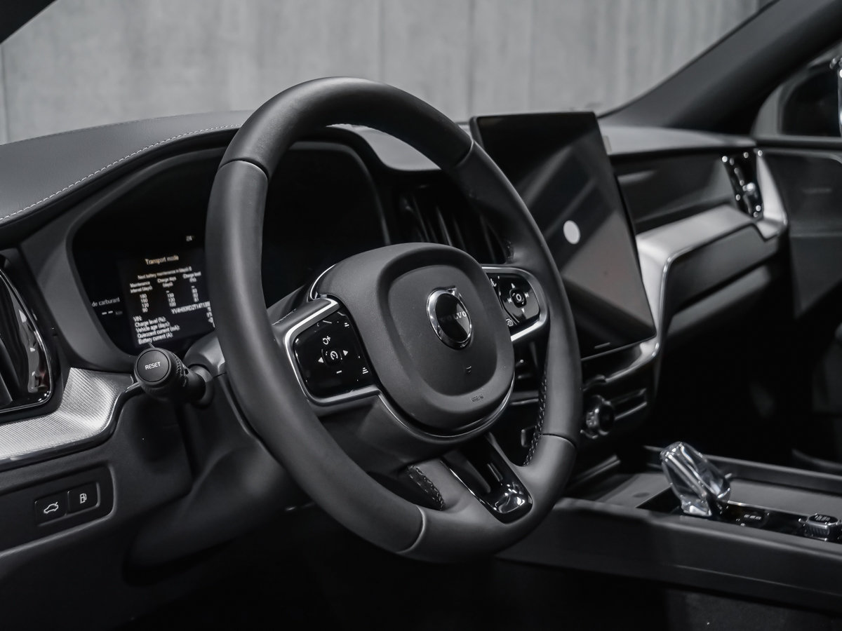 Volvo XC60 Plug-in hybrid Ultra Black Edition 2026-7