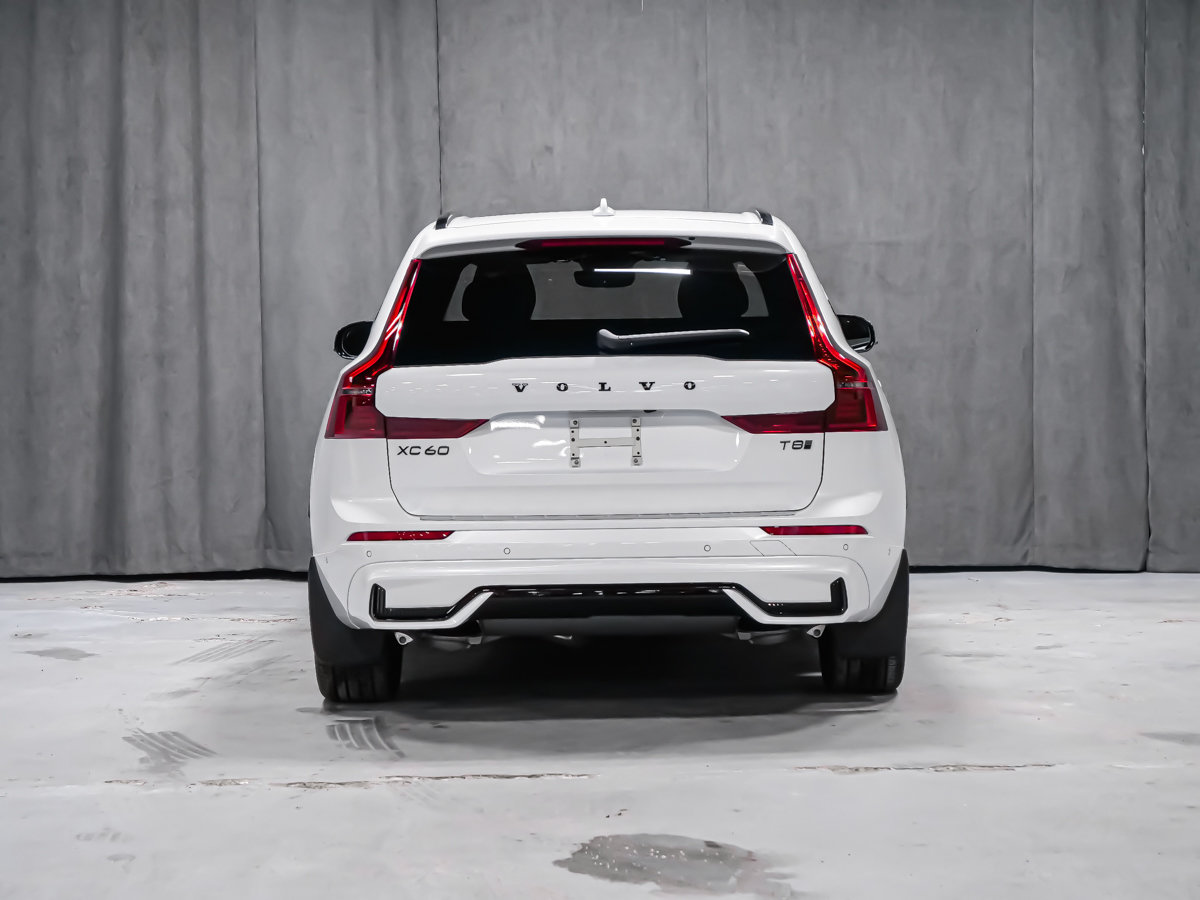 2026 Volvo XC60 Plug-in hybrid Ultra Black Edition-6