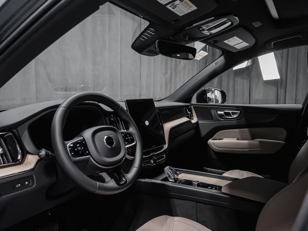 Volvo XC60 Plug-in hybrid Core 2026-6