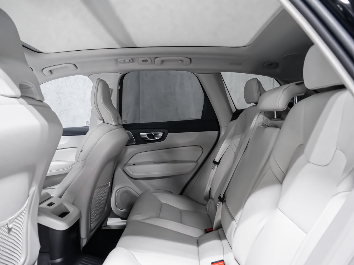 Volvo XC60 Plug-in hybrid Ultra 2026-12
