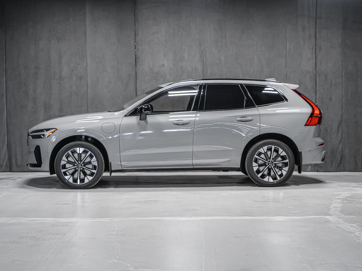 2027 Volvo XC60 Plug-in hybrid Ultra (Dark Theme)-2