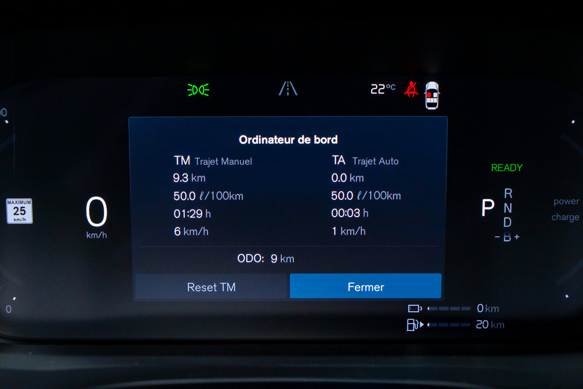 2027 Volvo XC60 Plug-in hybrid Ultra (Dark Theme)-21