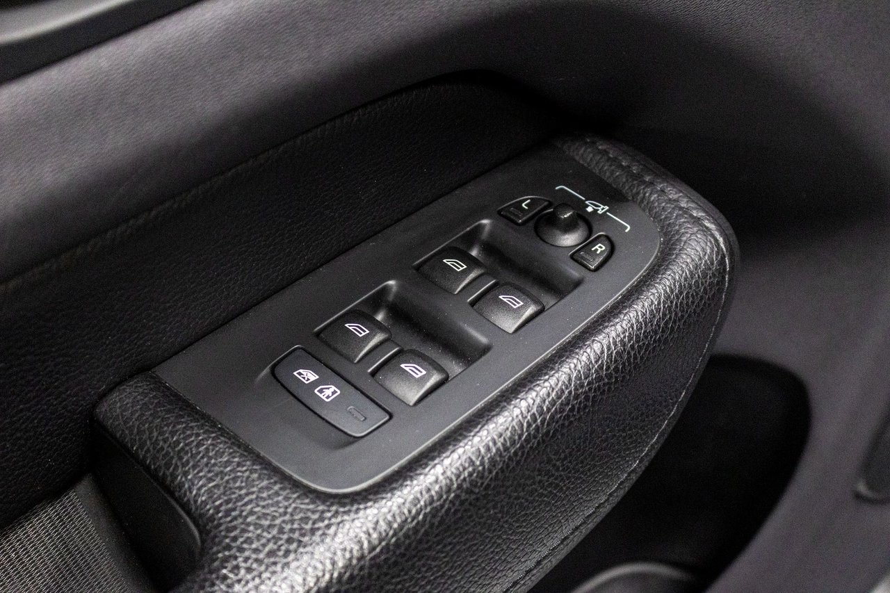 Volvo XC60 Recharge T8 INSCRIPTION EXPRESSION CLIMAT PREMIUM MAGS 20PO VOLANT CHAUFFANT 2021-20