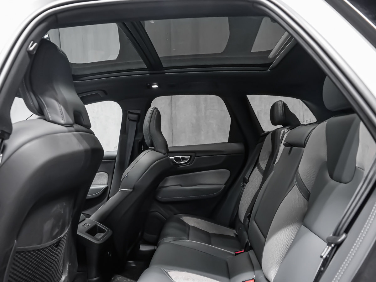 Volvo XC60 Recharge T8 R-DESIGN CLIMATE BOWERS AIR SUSPENSION 2022-13