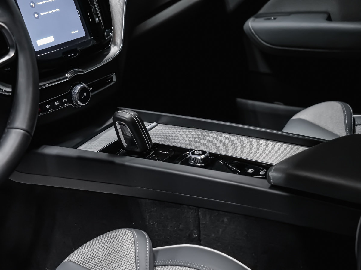 Volvo XC60 Recharge T8 R-DESIGN CLIMATE BOWERS AIR SUSPENSION 2022-7