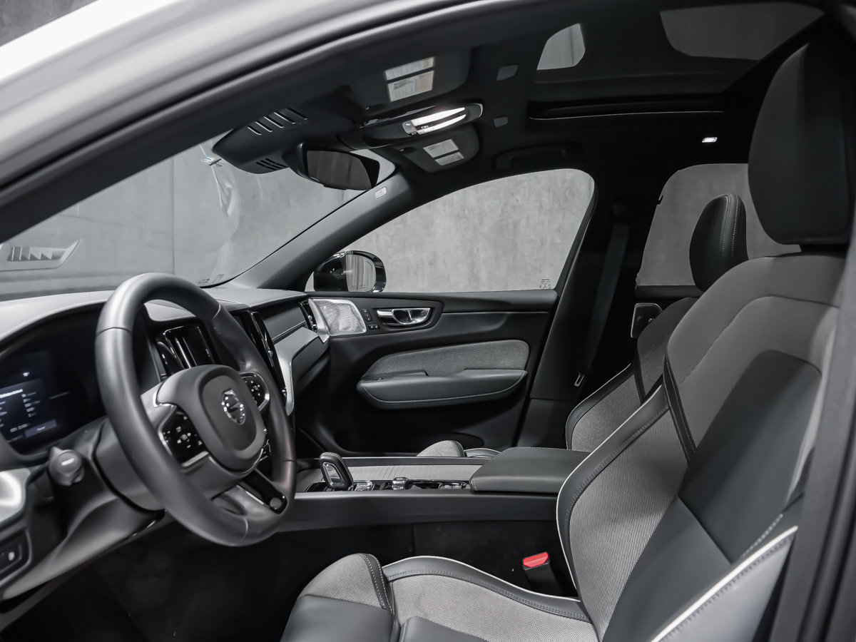 Volvo XC60 Recharge T8 R-DESIGN CLIMATE BOWERS AIR SUSPENSION 2022-12