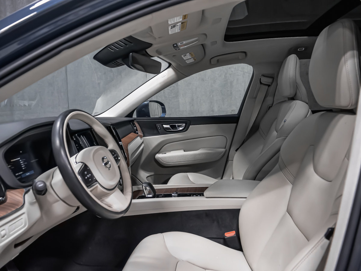 2022 Volvo XC60 Recharge T8 INSCRIPTION EXPRESSION CLIMAT MAGS 20PO-11