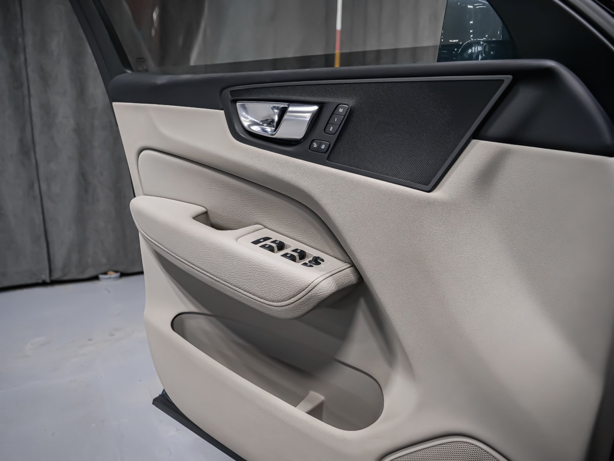 2022 Volvo XC60 Recharge T8 INSCRIPTION EXPRESSION CLIMAT MAGS 20PO-10