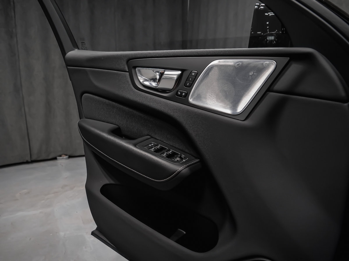 Volvo XC60 Recharge T8 R-DESIGN ADVANCE CLIMAT BOWERS & WILKINS MAGS 21PO CAM. 360 AFFICH. TÊTE HAUTE 2022-9