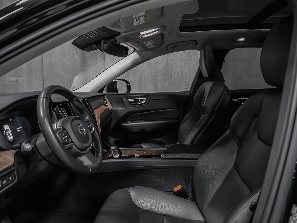 2022 Volvo XC60 Recharge INSCRIPTION EXPRESSION T8 AWD PLUG-IN HYBRID-12