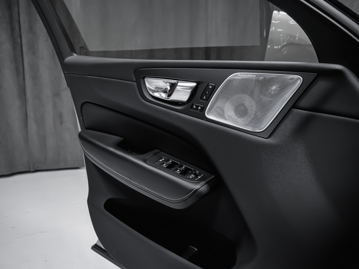 2022 Volvo XC60 Recharge T8 INSCRIPTION CLIMAT ADVANCED BOWERS MAGS 20PO-9
