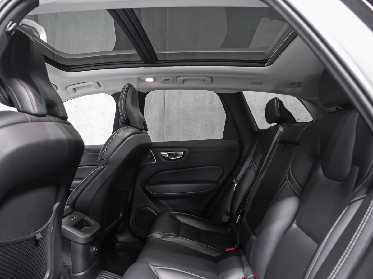 2022 Volvo XC60 Recharge T8 INSCRIPTION CLIMAT ADVANCED BOWERS MAGS 20PO-13