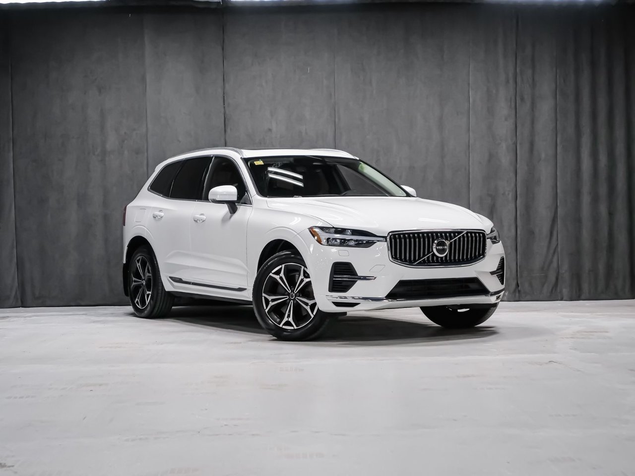 2022 Volvo XC60 Recharge T8 INSCRIPTION EXPRESSION  CLIMATE PREMIUM-1