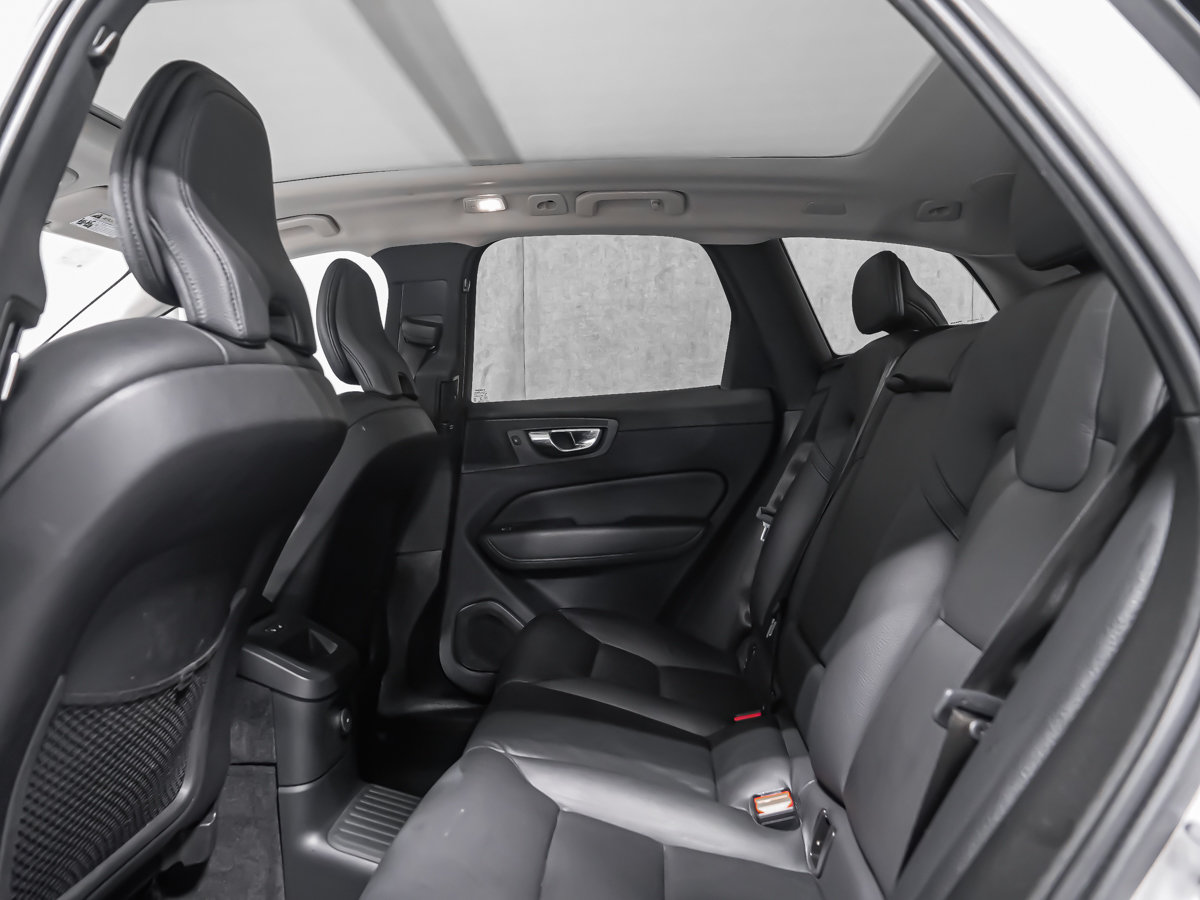 2022 Volvo XC60 Recharge Inscription Expression-13