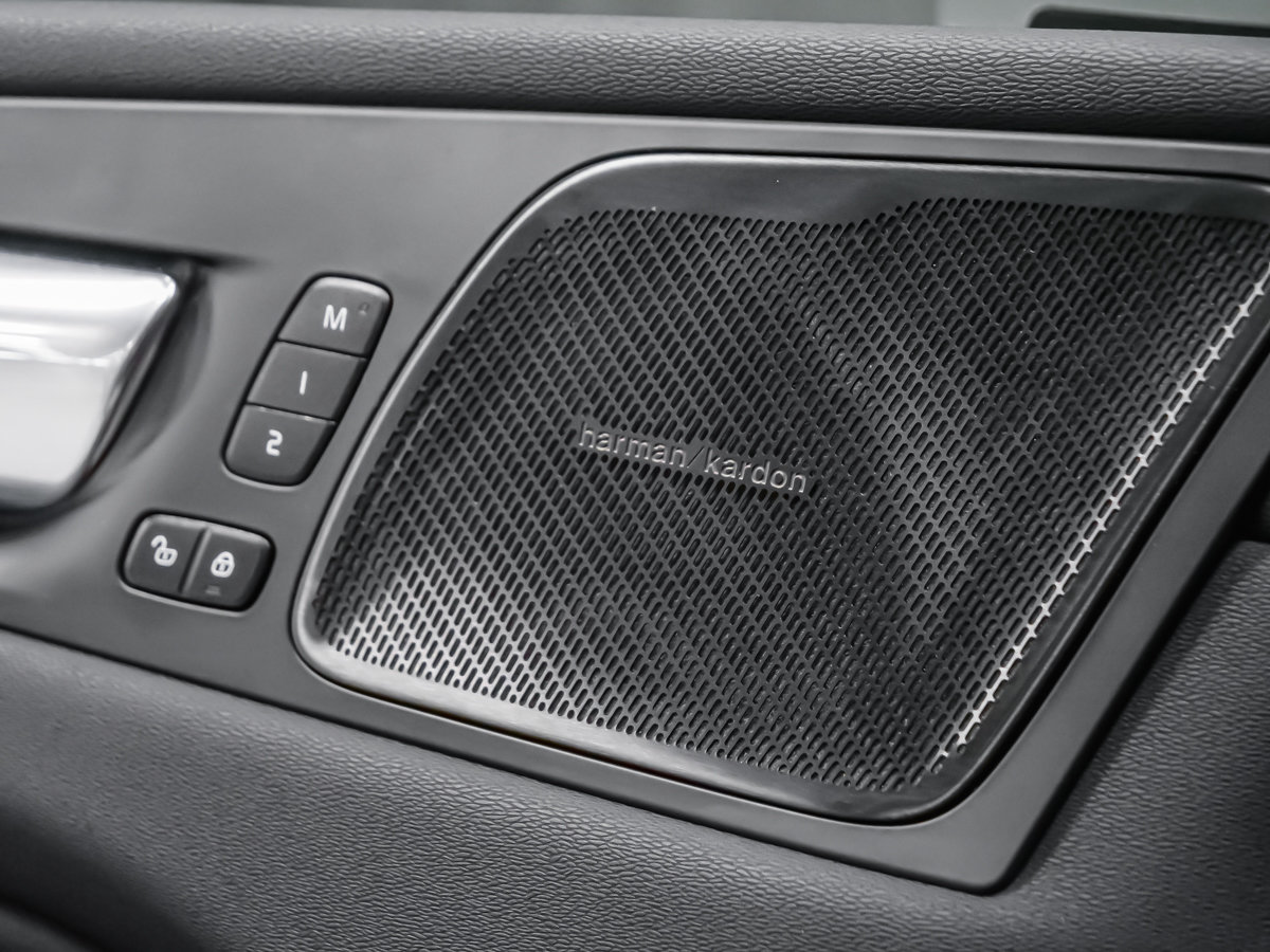 2022 Volvo XC60 Recharge Inscription Expression-8