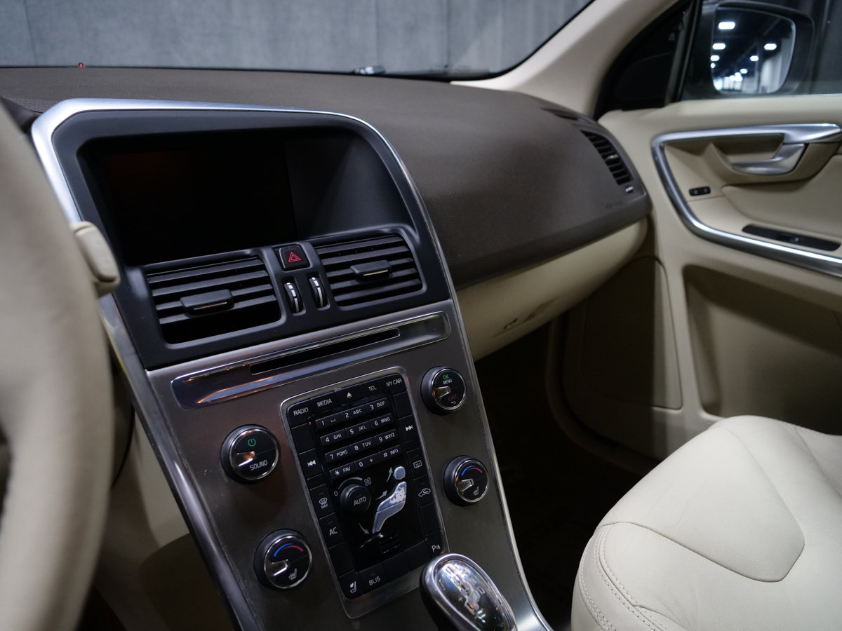 Volvo XC60 V6 AWD TOIT CUIR TOIT OUVRANT HAYON ELECTRIQUE 2013-10