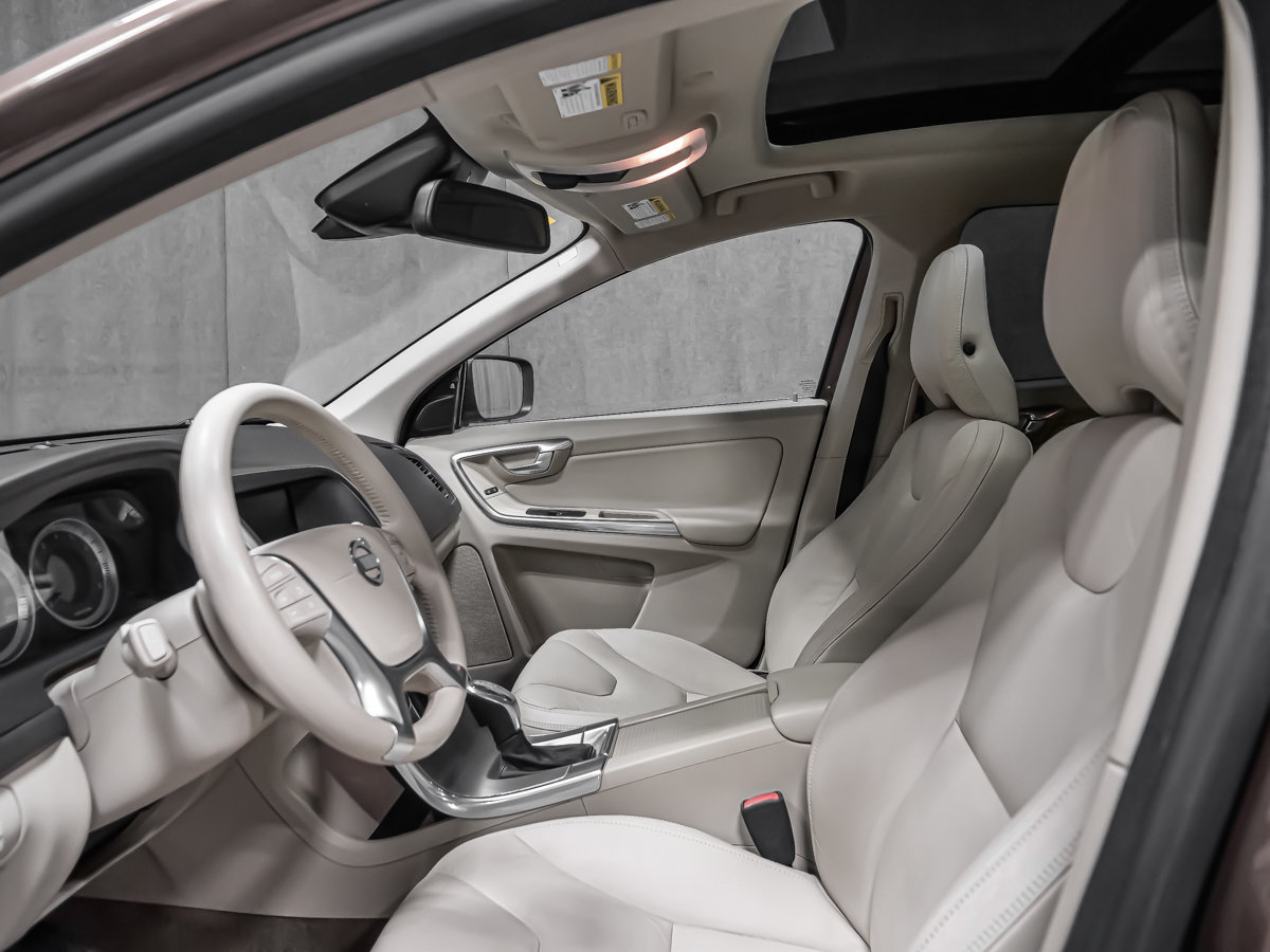 Volvo XC60 V6 AWD TOIT CUIR TOIT OUVRANT HAYON ELECTRIQUE 2013-11