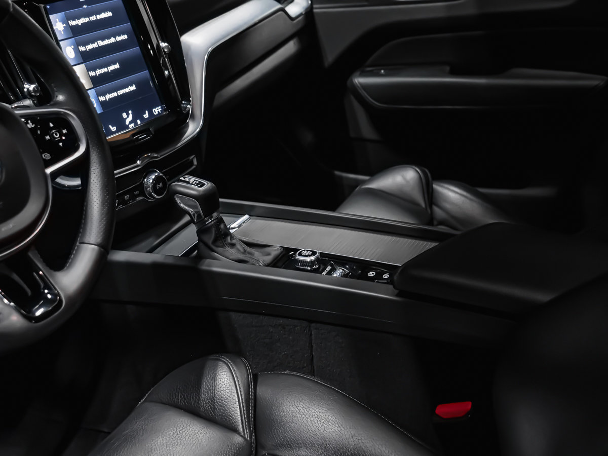 Volvo XC60 T6 MOMENTUM CLIMATE PACKAGE WITH HEATED WINDSHIELD 2018-6