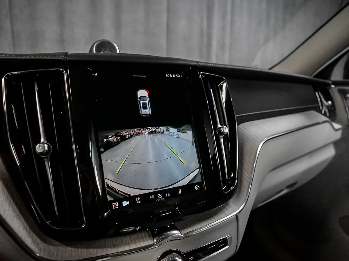2022 Volvo XC60 B6 INSCRIPTION CLIMATE BOWERS & WILKINS-16