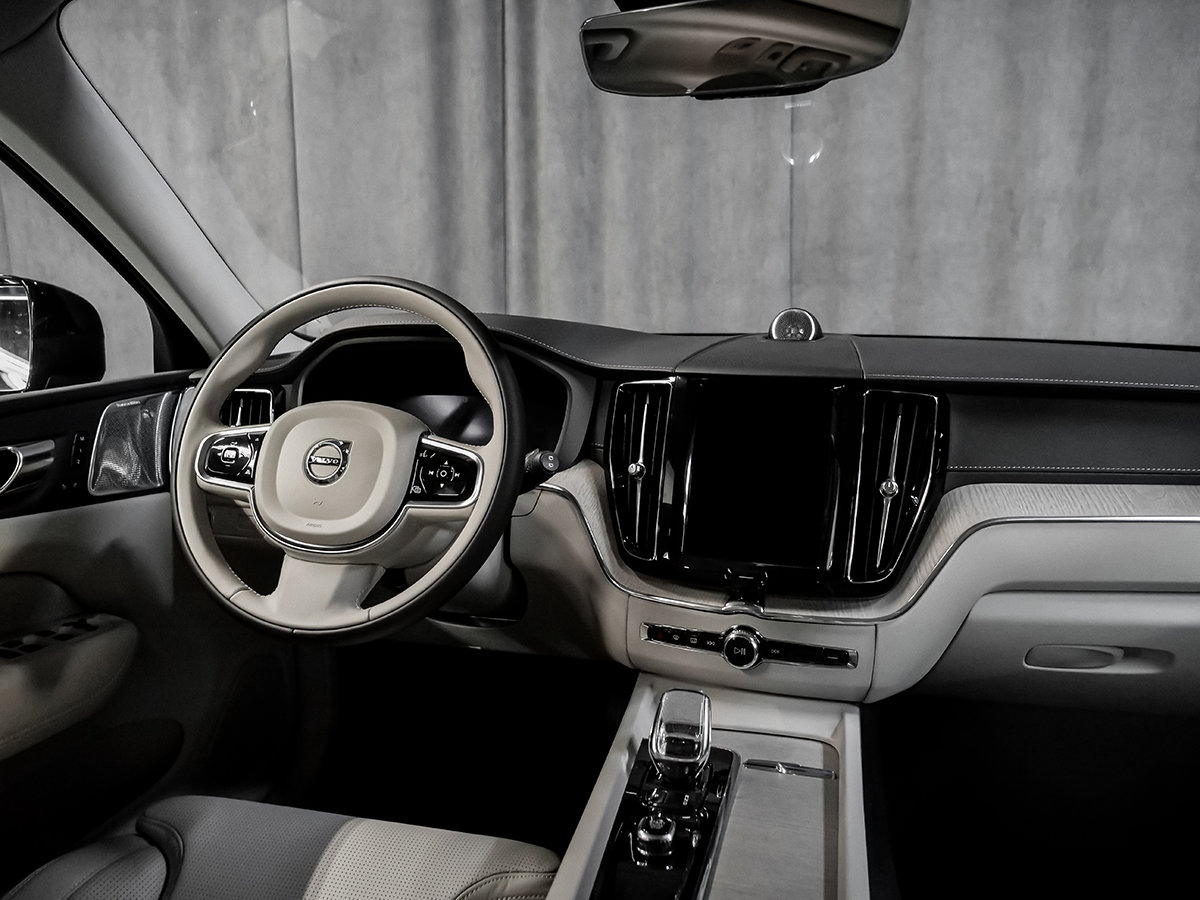 2022 Volvo XC60 B6 INSCRIPTION CLIMATE BOWERS & WILKINS-11