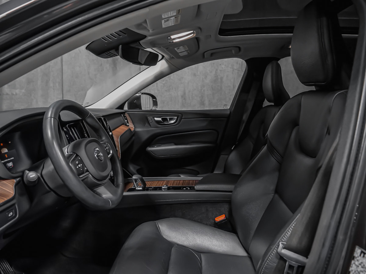 2022 Volvo XC60 B6 MOMENTUM CLIMATE PREMIUM MAGS 20PO-11
