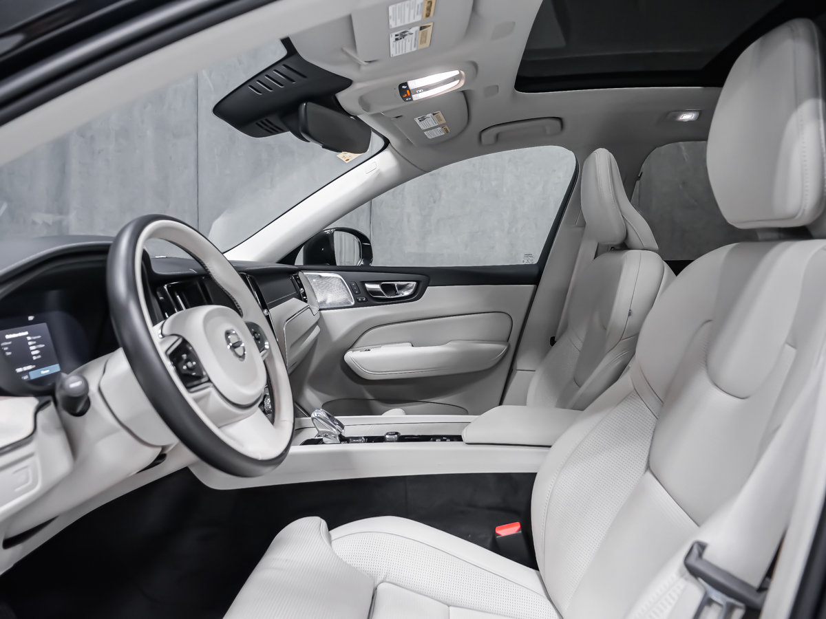 2022 Volvo XC60 B6 INSCRIPTION CLIMATE BOWERS & WILKINS-12