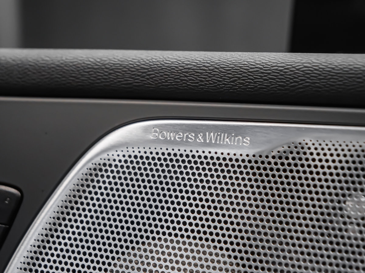 2022 Volvo XC60 B6 INSCRIPTION CLIMATE BOWERS & WILKINS-11