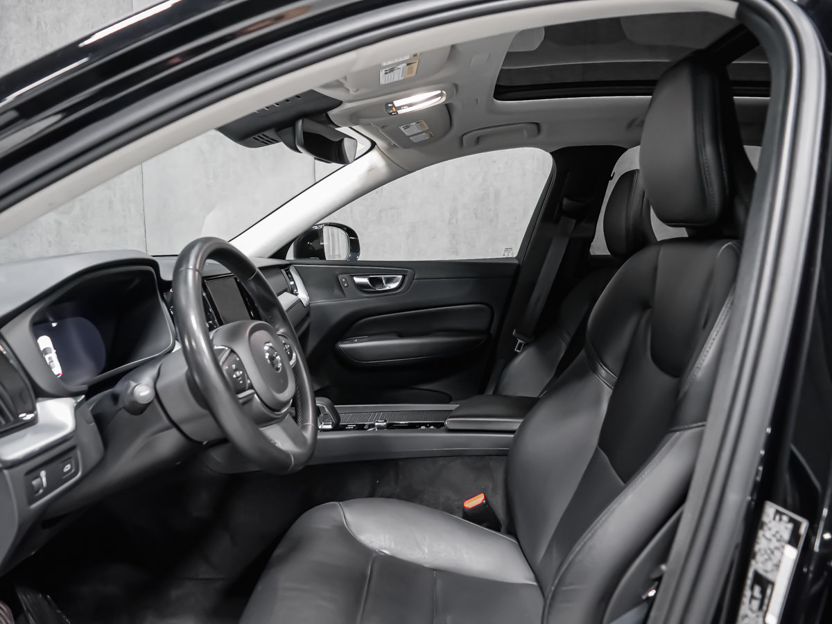 2022 Volvo XC60 B6 MOMENTUM CLIMATE PREMIUM-11