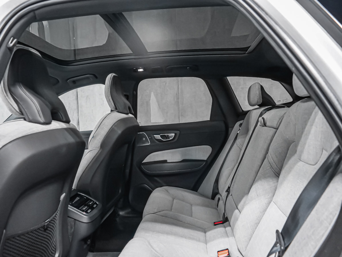 Volvo XC60 B6 INSCRIPTION CLIMATE BOWERS WILKINS 2022-10