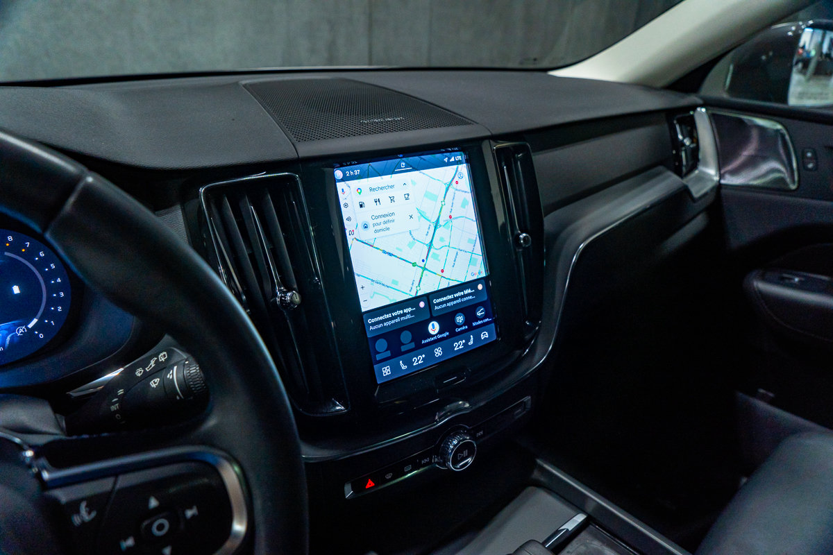 Volvo XC60 B5 MOMENTUM HARMAN KARDON 2022-7
