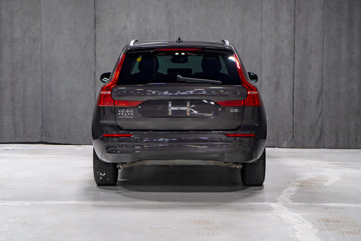 Volvo XC60 B5 MOMENTUM HARMAN KARDON 2022-4