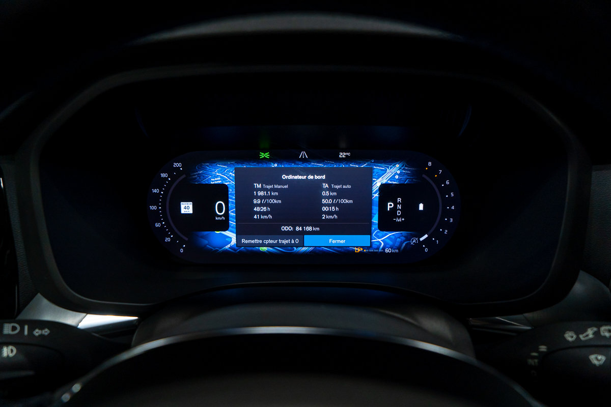 Volvo XC60 B5 MOMENTUM HARMAN KARDON 2022-16