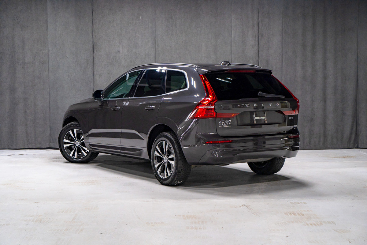 Volvo XC60 B5 MOMENTUM HARMAN KARDON 2022-3
