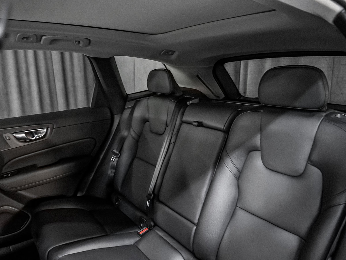 2023 Volvo XC60 PLUS DARK THEME-21